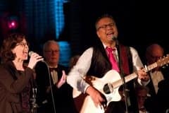 Reni en Elisa halen uit!