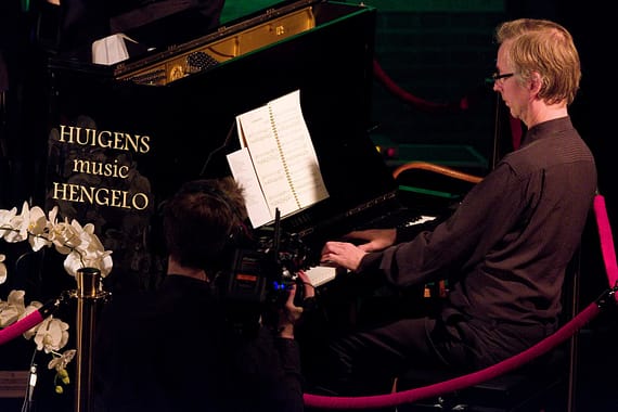 John Hondorp als begenadigd pianist